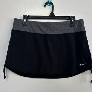 Nike Two-Tone Black and Gray Skirt